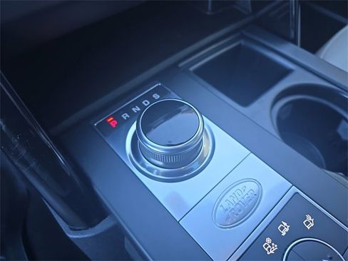 Used 2020 Land Rover Discovery SE image 27