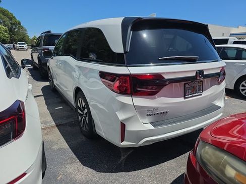 Used 2026 Honda Odyssey EX-L image 4