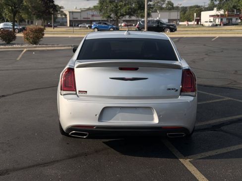 Used 2023 Chrysler 300 S w/ Comfort Group RWD image 6