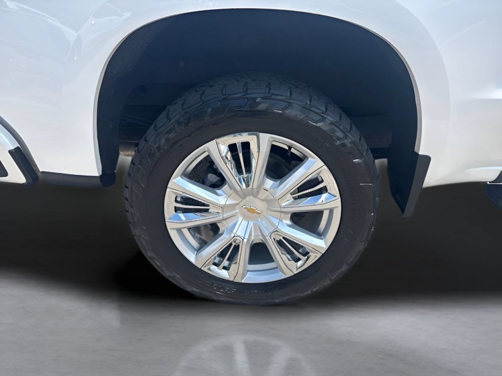 Used 2023 Chevrolet Silverado 1500 High Country w/ Technology Package AWD/4WD image 37