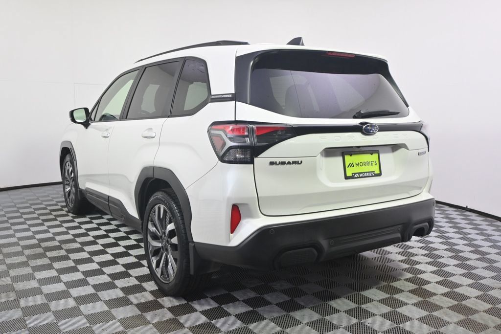 Used 2025 Subaru Forester Touring AWD/4WD image 4