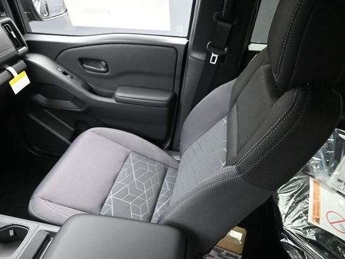 New 2026 Nissan Frontier SV w/ SV Convenience Package image 11