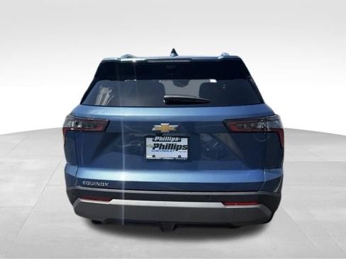 Used 2025 Chevrolet Equinox LT w/ Convenience Package II FWD image 11