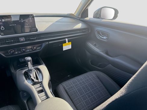 Certified 2026 Honda HR-V LX image 18