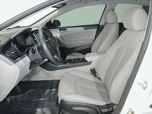 Used 2018 Hyundai Sonata SE FWD image 9