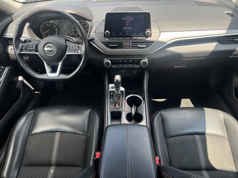 Used 2024 Nissan Altima 2.5 SR FWD image 2