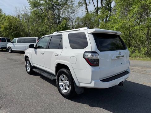 Used 2017 Toyota 4Runner SR5 Premium image 4