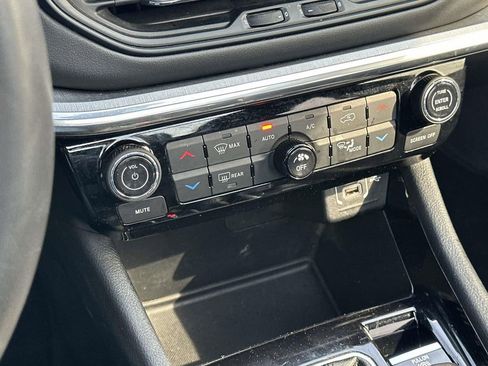 Used 2023 Jeep Compass High Altitude image 28