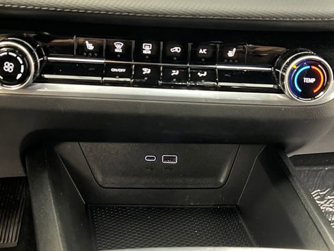 Used 2026 Chevrolet Equinox LT FWD image 46