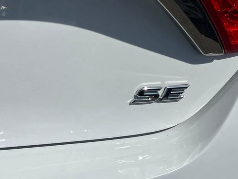 Used 2017 Toyota Camry SE image 21