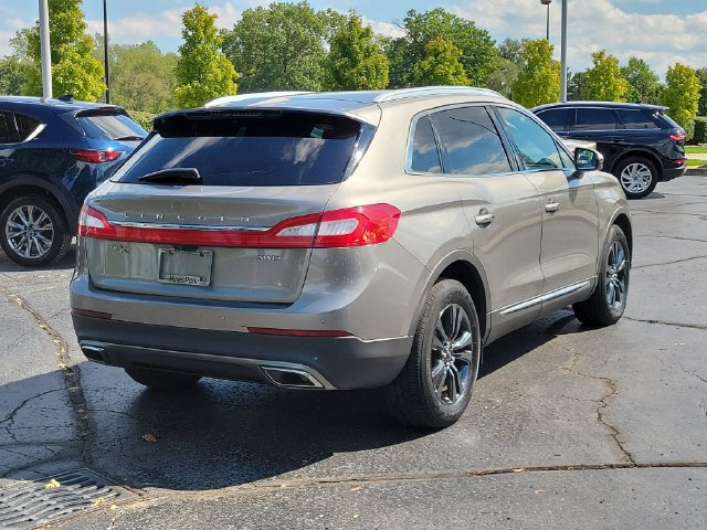 Used 2016 Lincoln MKX Select w/ Select Plus Package AWD/4WD image 4