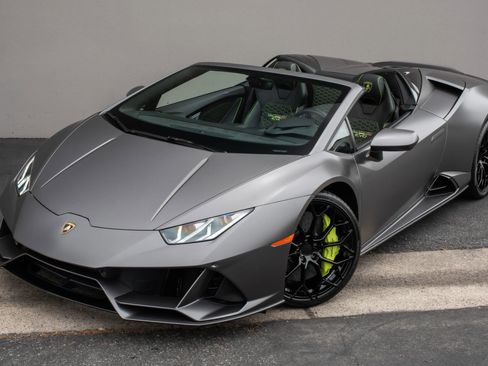 Used 2020 Lamborghini Huracan EVO AWD/4WD image 2