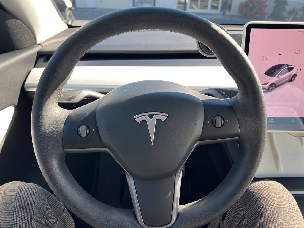 Used 2021 Tesla Model Y Long Range AWD/4WD image 23