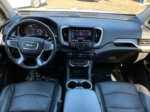 Used 2022 GMC Terrain SLT image 16