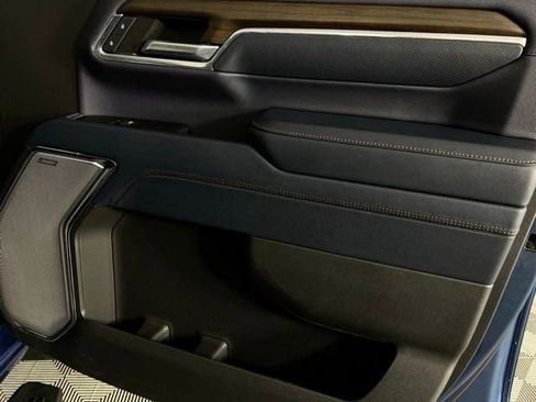 Used 2024 Chevrolet Silverado 3500 High Country image 24