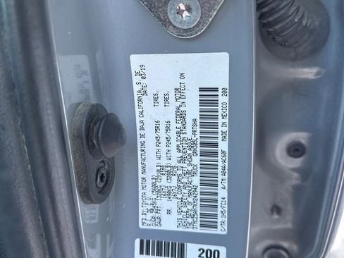 Used 2019 Toyota Tacoma SR image 14