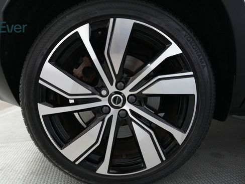 Used 2021 Volvo XC40 P8 Recharge w/ Advanced Package AWD/4WD image 22