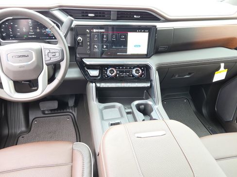 New 2026 GMC Sierra 3500 Denali w/ Denali Reserve Package AWD/4WD image 14