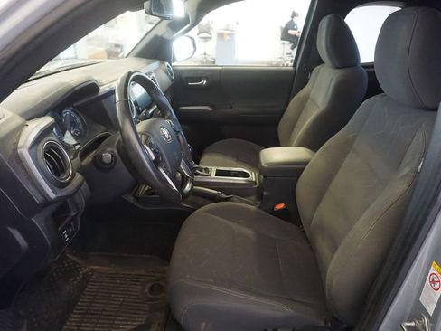 Used 2019 Toyota Tacoma TRD Sport AWD/4WD image 15
