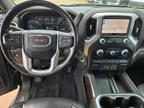 Used 2020 GMC Sierra 1500 SLT RWD image 10
