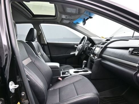 Used 2012 Toyota Camry SE FWD image 13