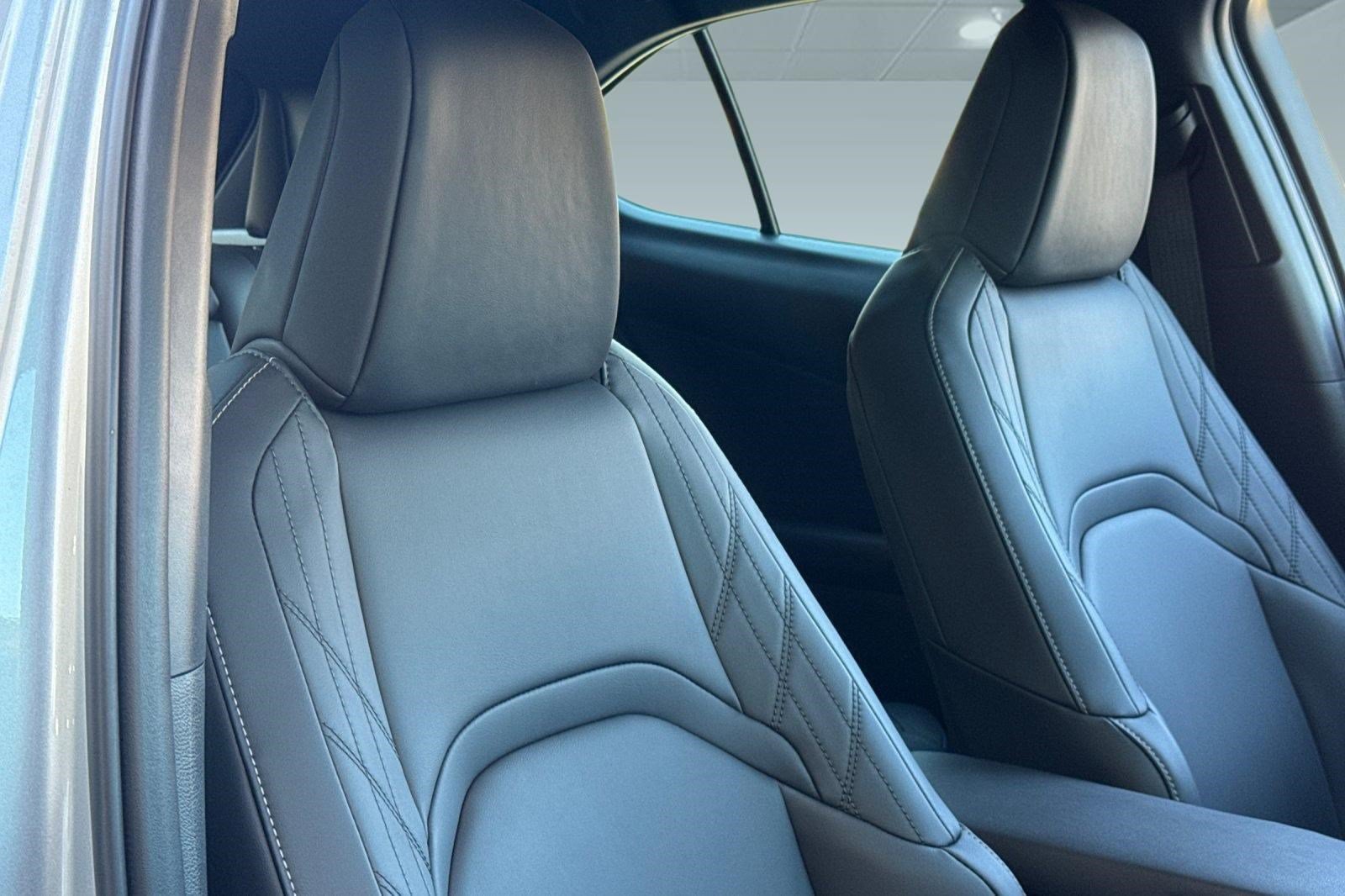 Certified 2025 Lexus UX 300h FWD w/ Accessory Package (Z2) image 33