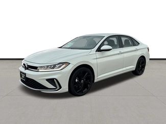 Used 2025 Volkswagen Jetta SE FWD video 1