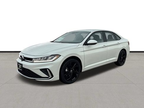 Used 2025 Volkswagen Jetta SE FWD image 1
