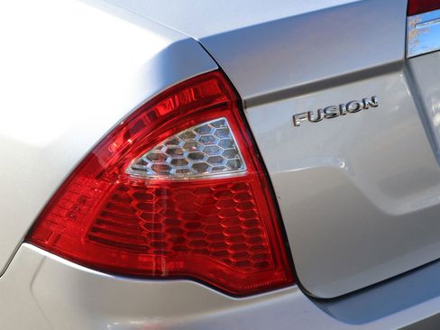 Used 2012 Ford Fusion Hybrid image 9