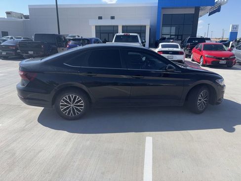 Used 2021 Volkswagen Jetta SE FWD image 5