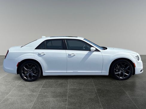 Used 2023 Chrysler 300 S RWD image 10