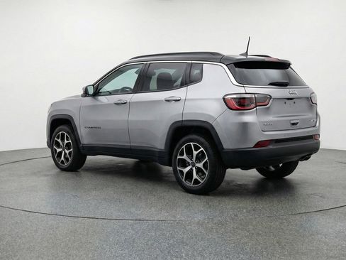 Used 2025 Jeep Compass Limited image 6