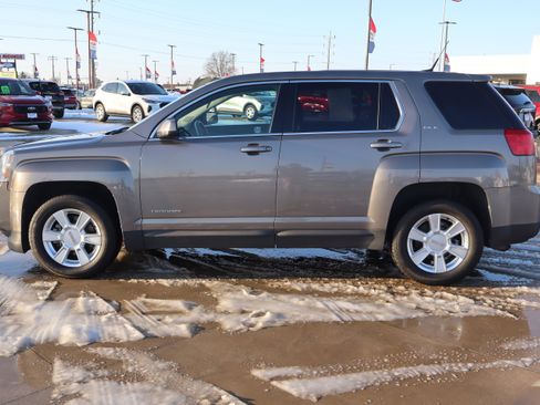 Used 2011 GMC Terrain SLE image 8