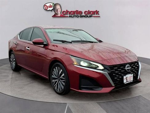 Certified 2023 Nissan Altima 2.5 SV image 7