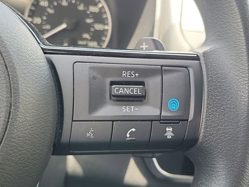 Used 2023 Nissan Rogue SV FWD image 27