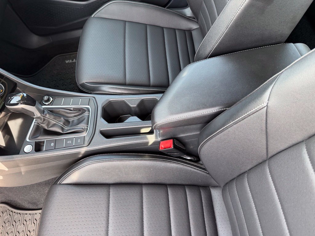 Used 2022 Volkswagen Jetta SE FWD image 16