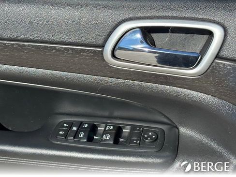 Used 2015 Jeep Grand Cherokee Altitude image 21