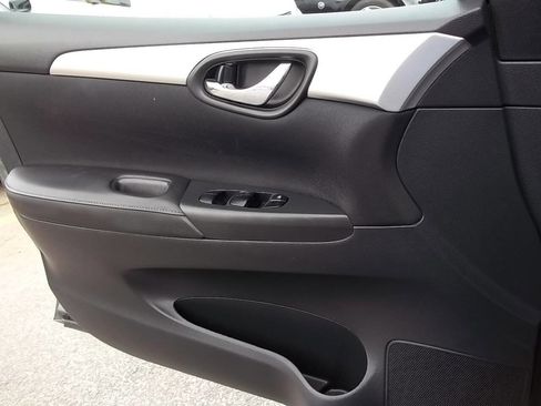 Used 2019 Nissan Sentra S FWD image 13
