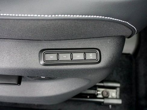 New 2026 Volkswagen Tiguan SEL R-Line AWD/4WD image 12