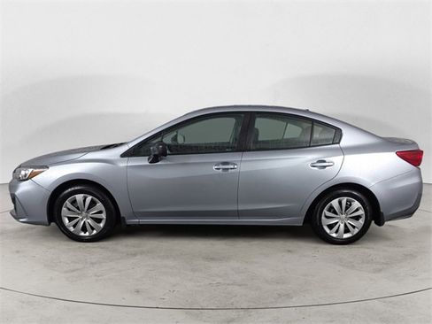 Used 2017 Subaru Impreza 2.0i image 2