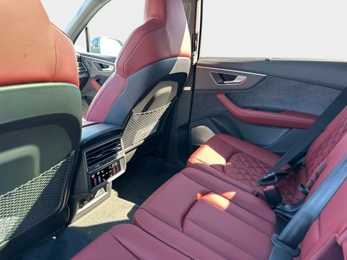 New 2026 Audi SQ7 Prestige image 13