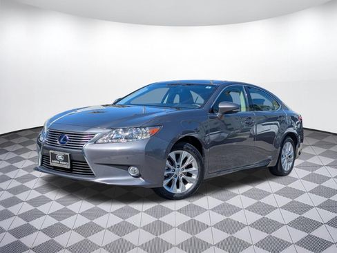 Used 2013 Lexus ES 300h w/ Luxury Pkg FWD image 1