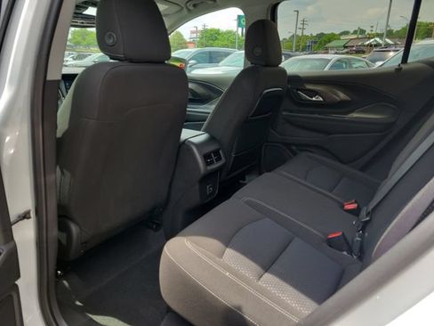 Used 2023 GMC Terrain SLE w/ Driver Convenience Package FWD image 10