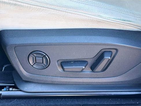 Used 2020 Audi Q3 2.0T Premium Plus w/ Premium Plus Package image 24