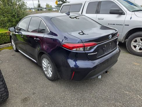 Used 2024 Toyota Corolla XLE FWD image 4