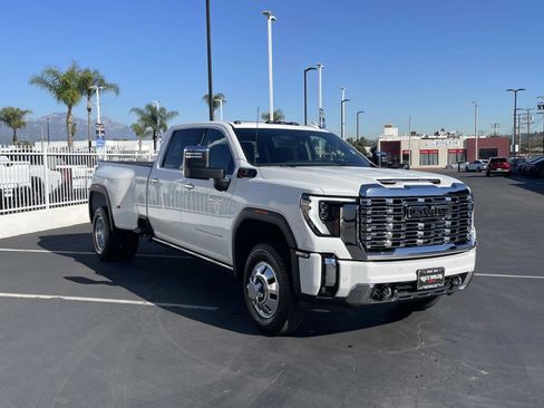 New 2026 GMC Sierra 3500 Denali w/ Denali Reserve Package AWD/4WD image 3