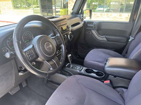 Used 2013 Jeep Wrangler Unlimited Sport image 32