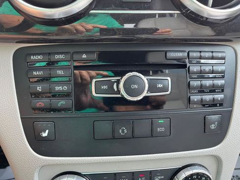 Used 2015 Mercedes-Benz GLK 350 2WD image 27