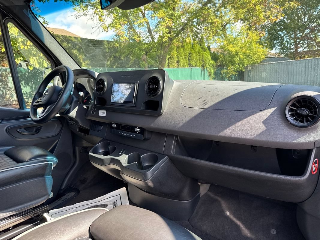 Used 2021 Mercedes-Benz Sprinter 3500 image 21