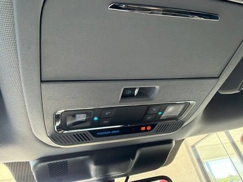 Used 2024 Ford F250 Lariat AWD/4WD image 33